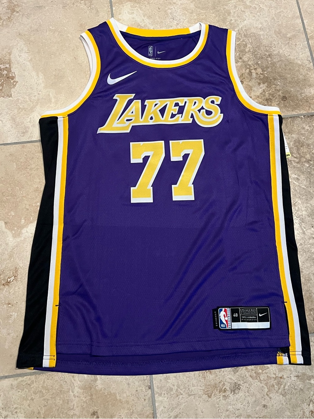 Luka Doncic Jersey Los Angeles LA Lakers  Size L